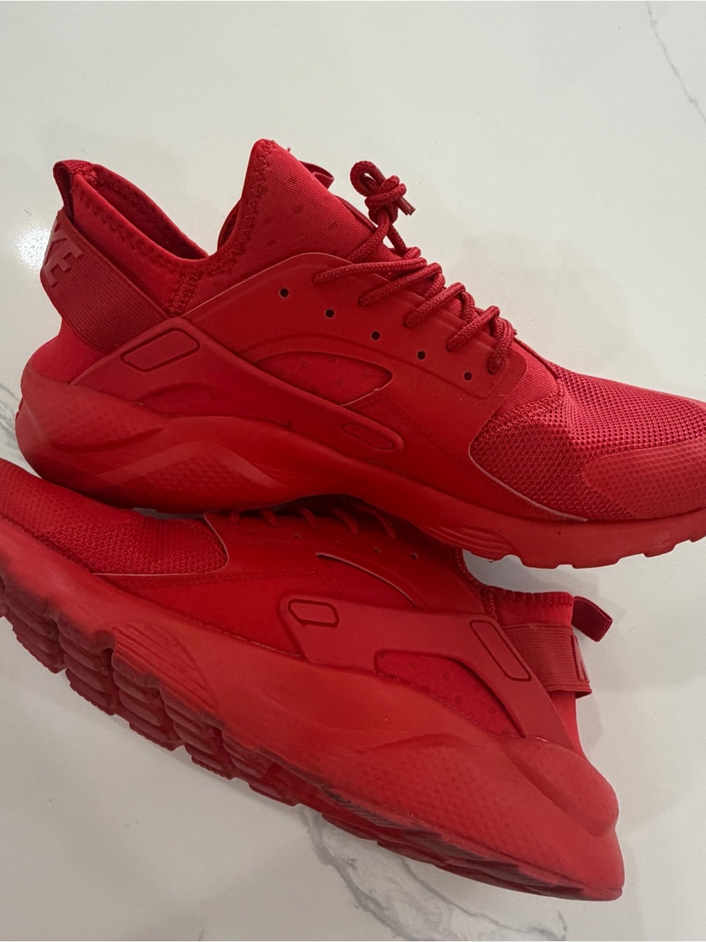 Nike Air Huarache Run Triple Red Men's Size 11 Sneakers All Gym Red